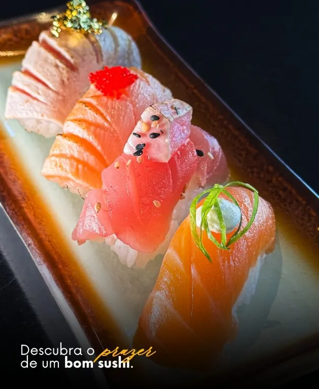 Nigiris maçaricados de peixe branco, salmão e atum na Ayumi Sushi Prime
